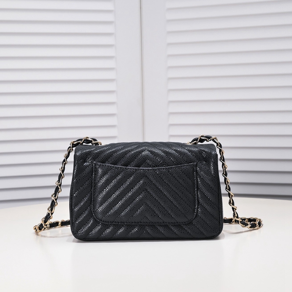 シャネルバッグ側面デザイン